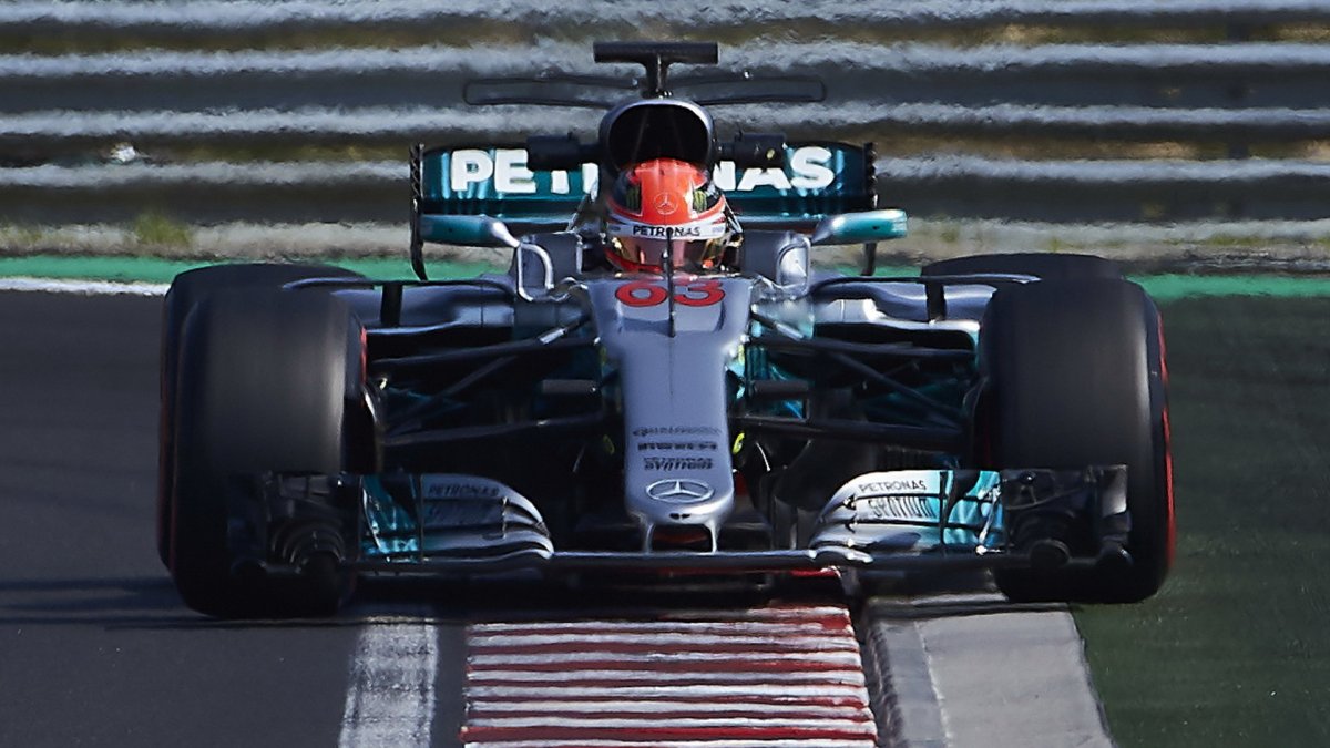 George Russell testuje druhý den vůz Mercedes F1 W08 EQ Power+ v Maďarsku