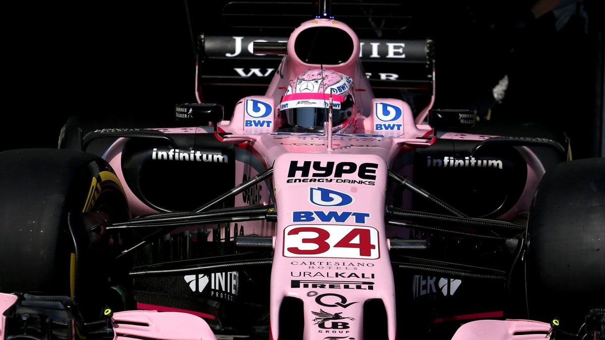 Lucas Auer testuje druhý den vůz Force India VJM10 - Mercedes v Maďarsku