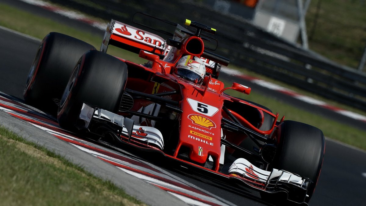Sebastian Vettel testuje druhý den vůz Ferrari SF70H v Maďarsku