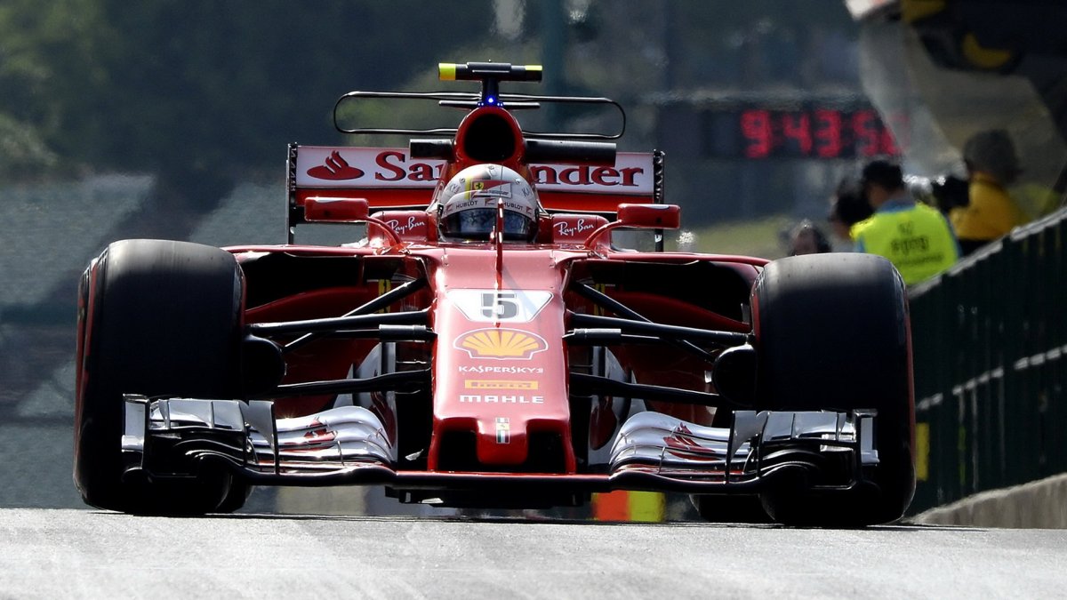 Sebastian Vettel testuje druhý den vůz Ferrari SF70H v Maďarsku