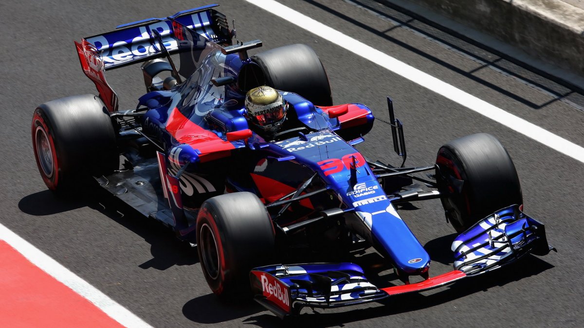 Sean Gelael první den vůz Toro Rosso STR12 - Renault v Maďarsku