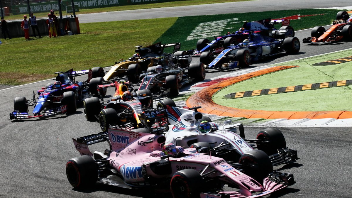 Sergio Pérez a Felipe Massa při startu závodu v Itálii