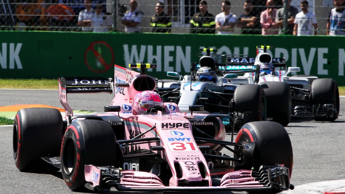 Esteban Ocon, Valtteri BOttas a Lance Stroll v závodě v Itálii