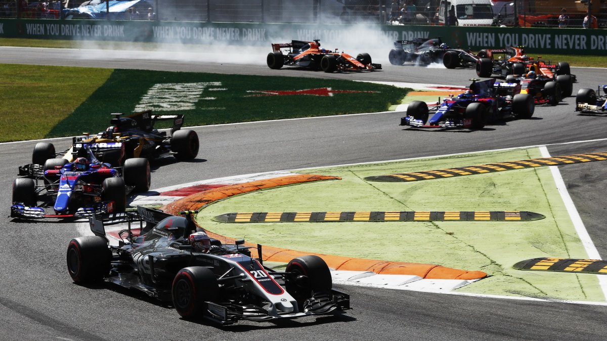 Kevin Magnussen po startu závodu v Itálii