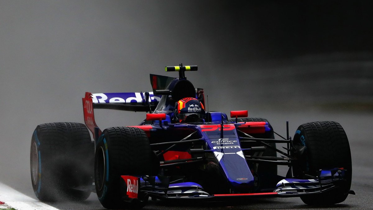 Carlos Sainz za deštivé kvalifikace v Itálii