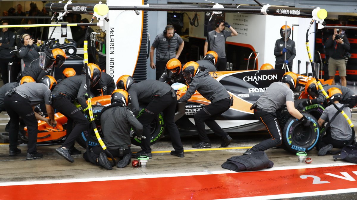 Fernando Alonso za deštivé kvalifikace v Itálii