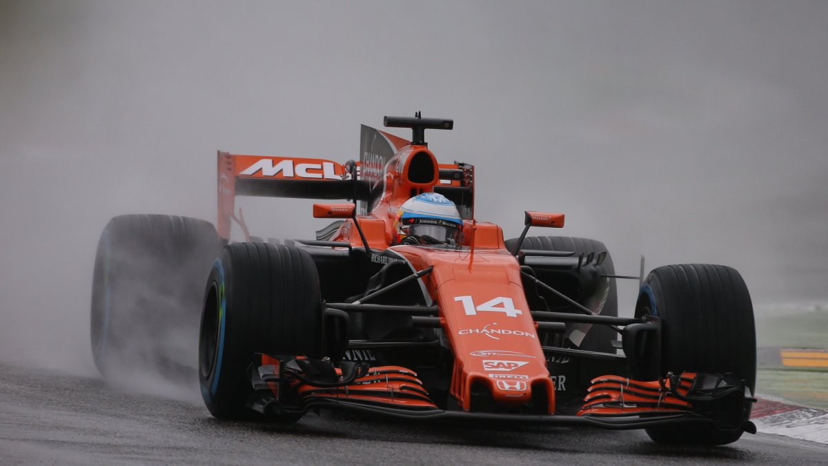 Fernando Alonso za deštivé kvalifikace v Itálii