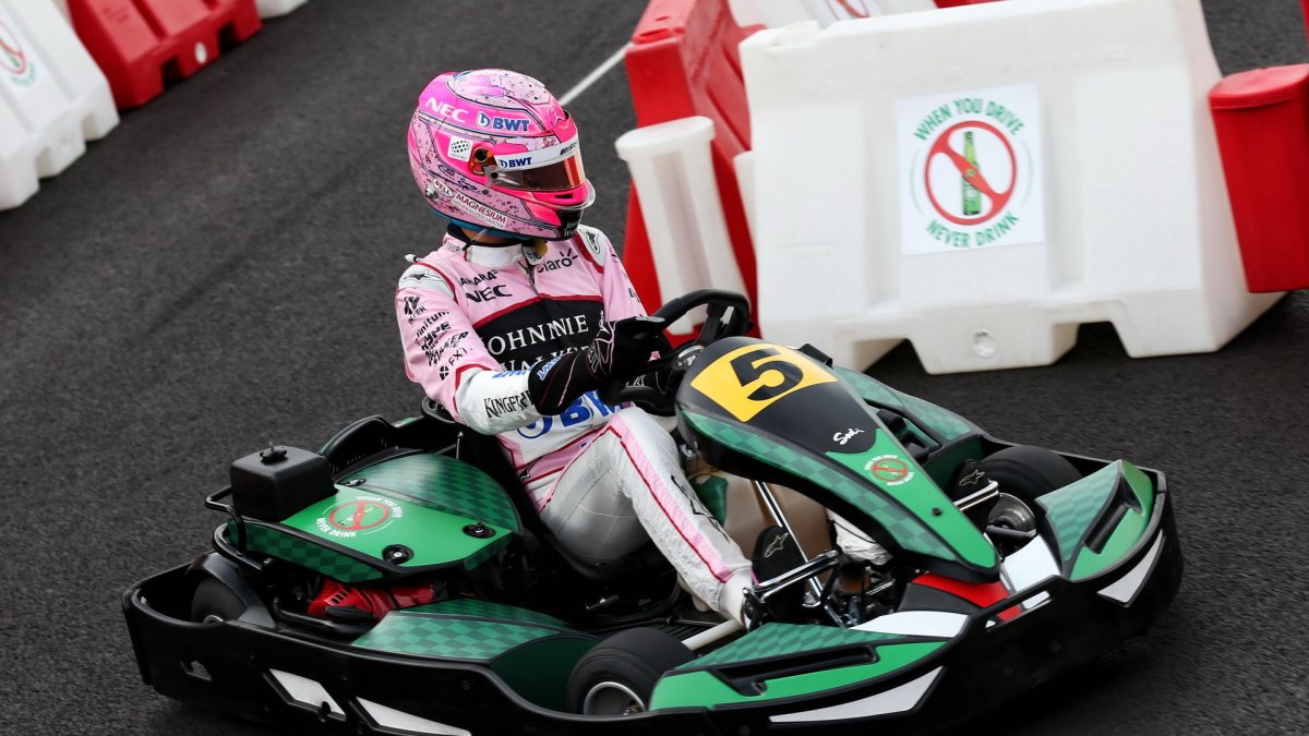 Esteban Ocon s motokárou v Itálii