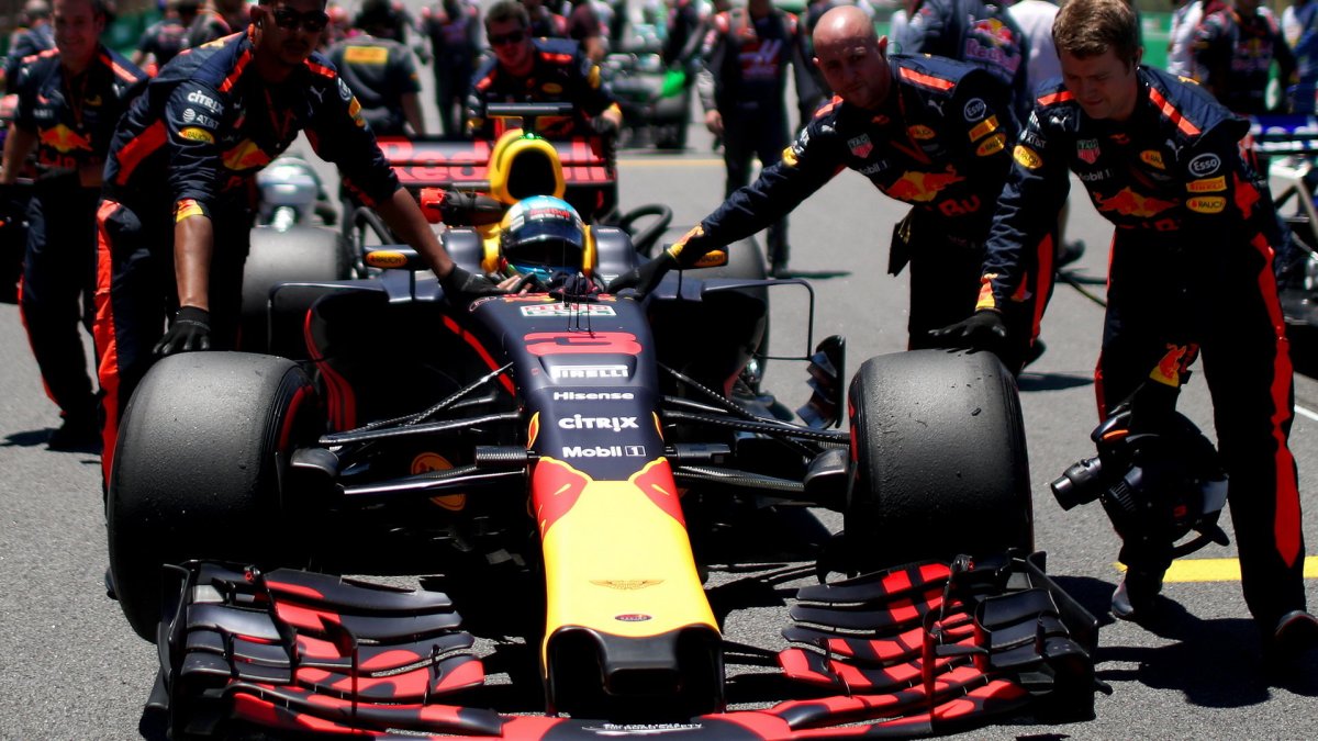 Daniel Ricciardo před závodem v Brazílii