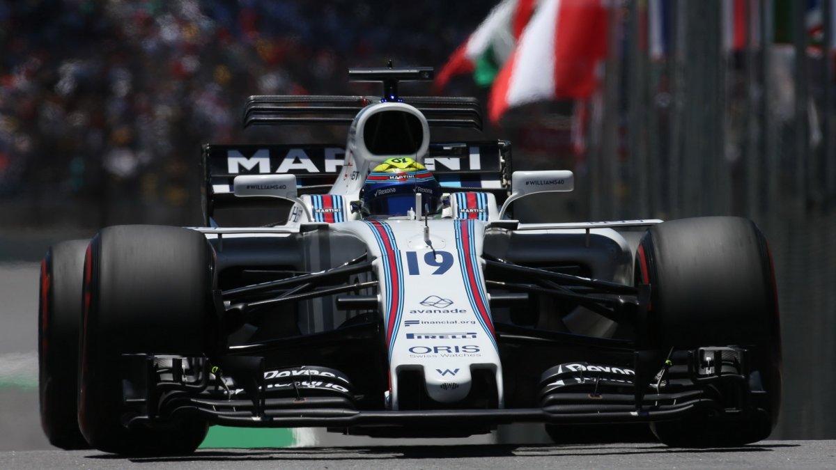 Felipe Massa v závodě v Brazílii