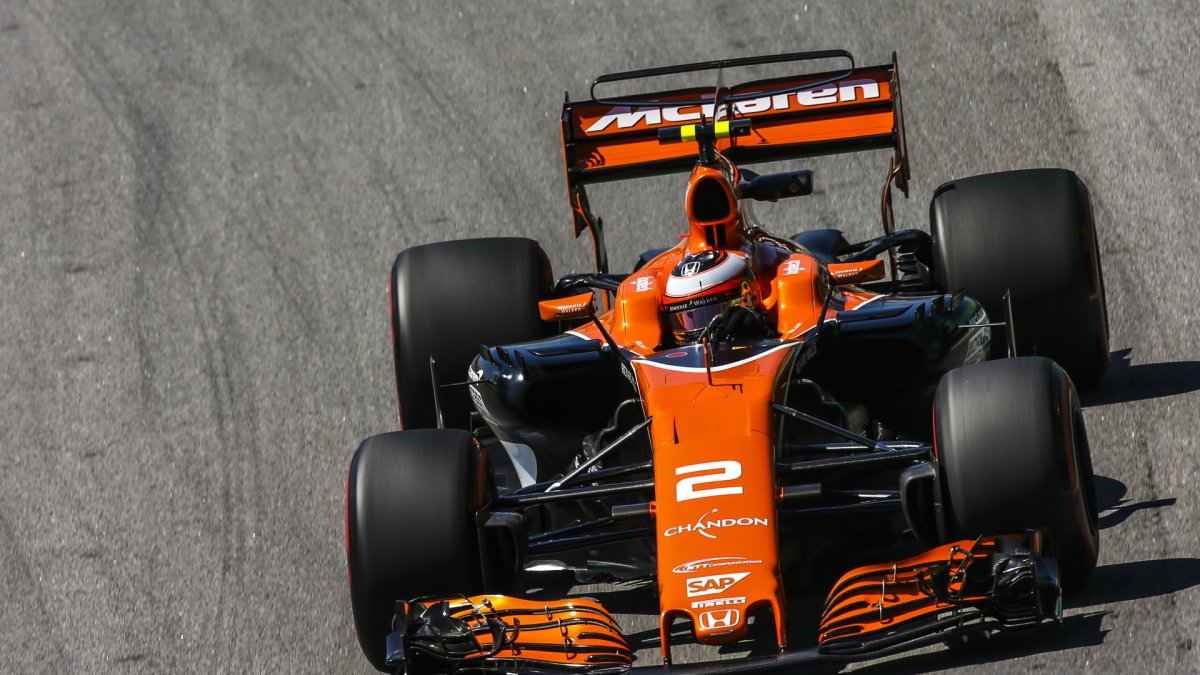 Stoffel Vandoorne v závodě v Brazílii