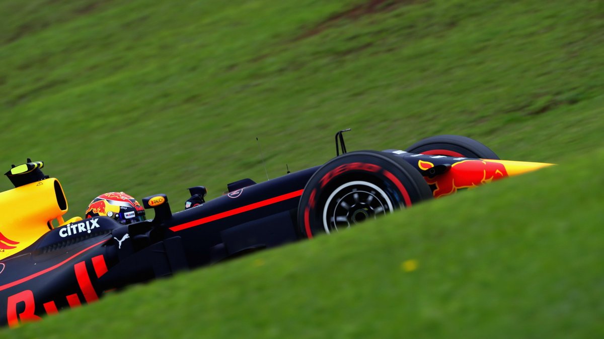 Max Verstappen v kvalifikaci v Brazílii