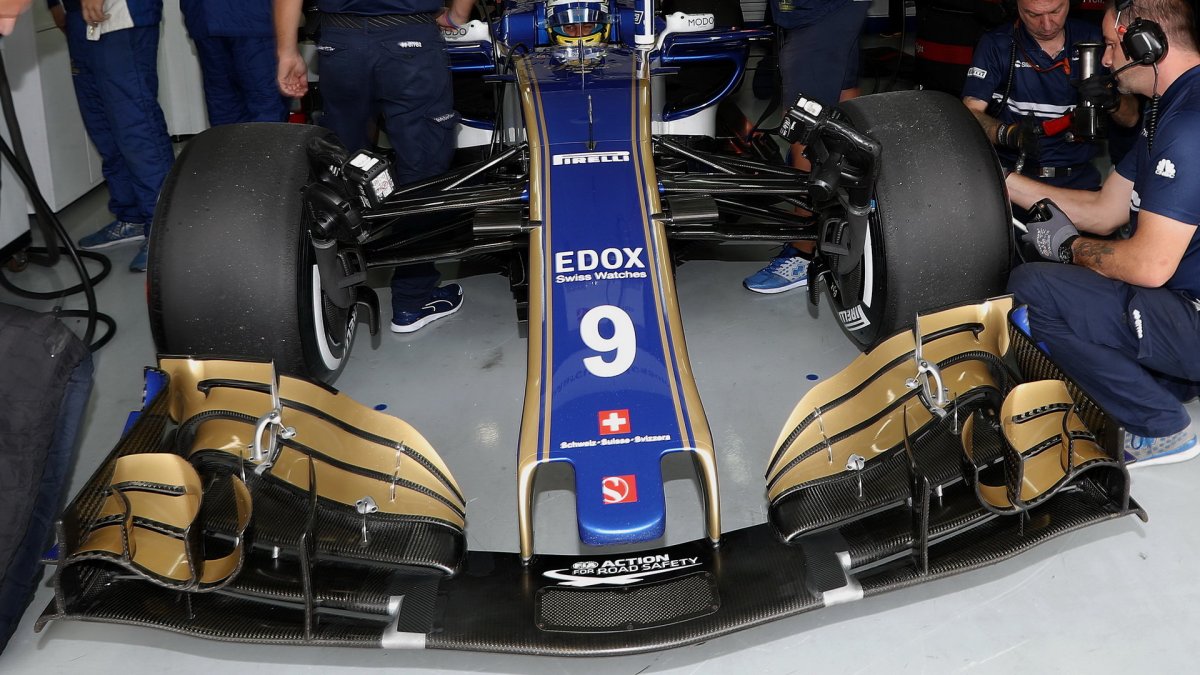 Přední křídlo vozu Sauber | Sauber C36 - Ferrari v kvalifikaci v Brazílii