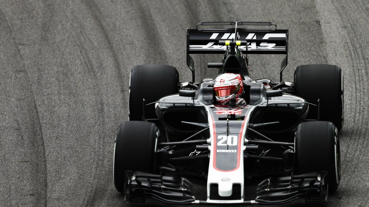 Kevin Magnussen v kvalifikaci v Brazílii