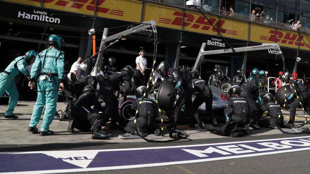 Lewis Hamilton v závodě v Melbourne v Austrálii