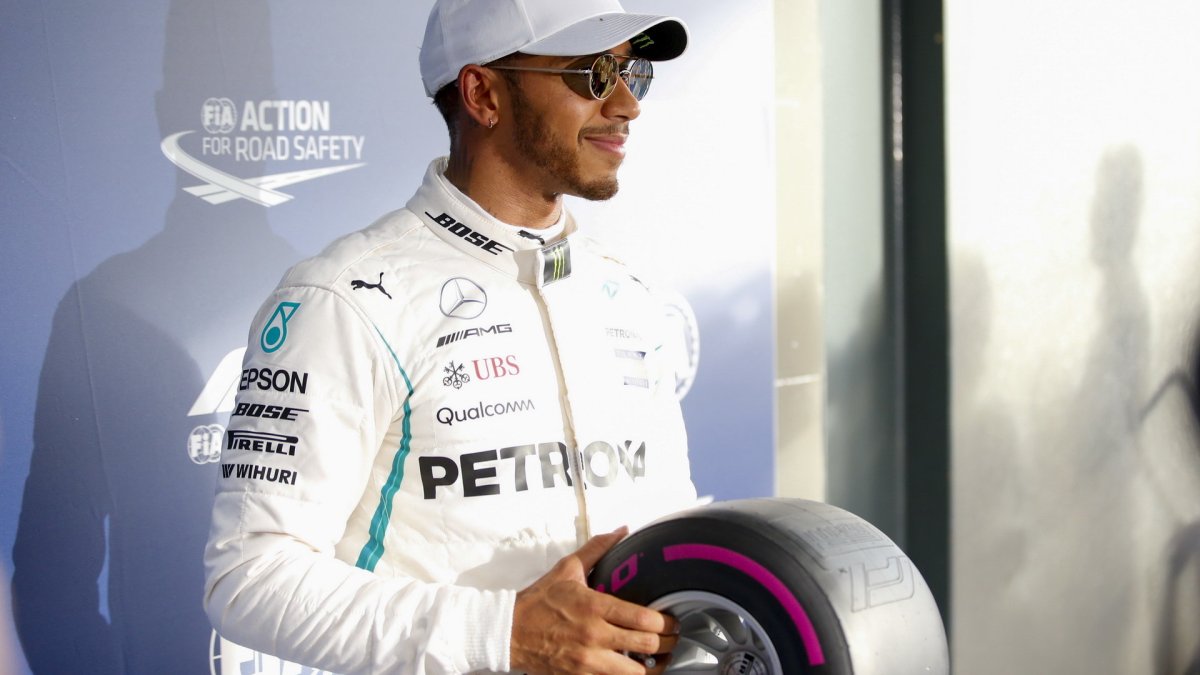 Lewis Hamilton po kvalifikaci v Melbourne v Austrálii