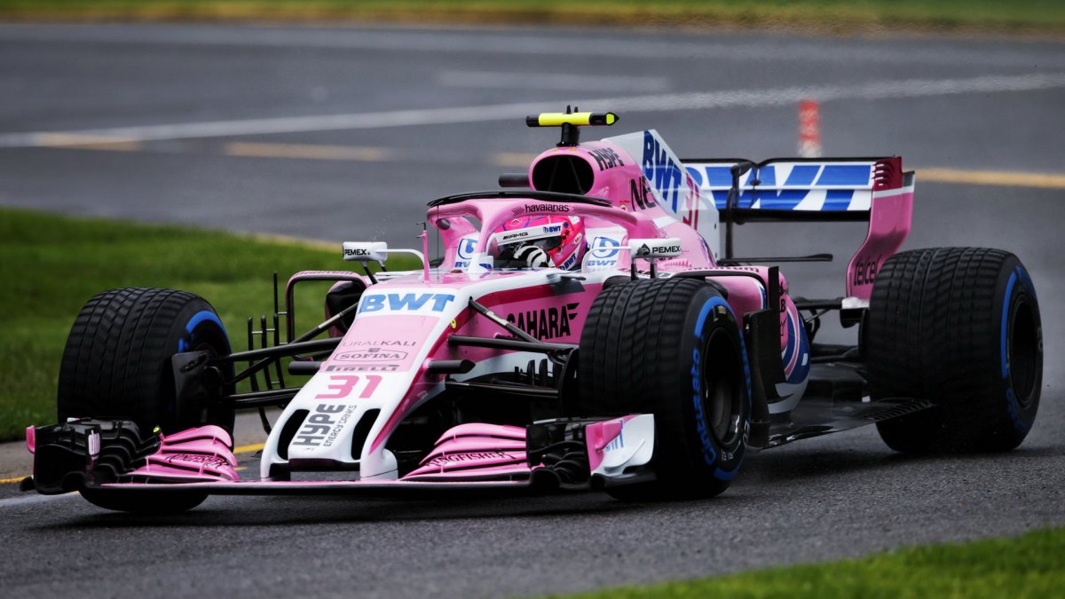 Esteban Ocon v kvalifikaci v Melbourne v Austrálii