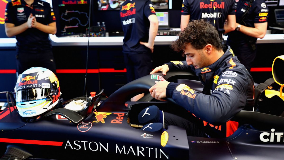 Daniel Ricciardo při pátečním tréninku v Melbourne v Austrálii