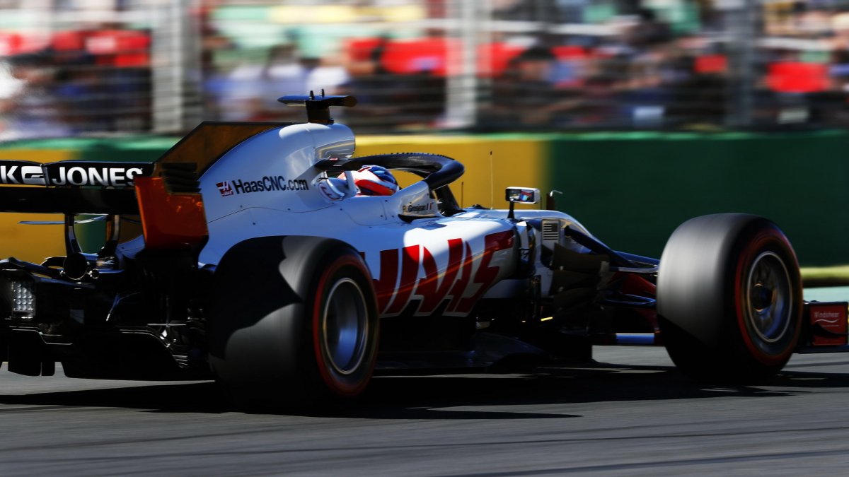 Romain Grosjean při pátečním tréninku v Melbourne v Austrálii