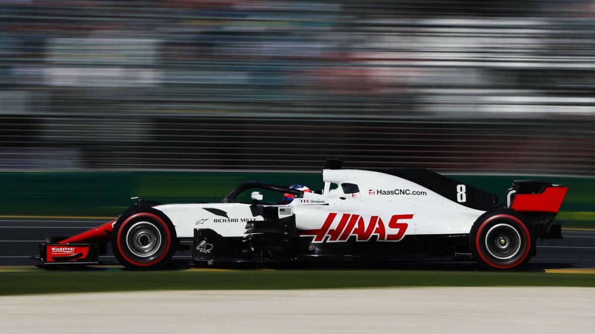 Romain Grosjean při pátečním tréninku v Melbourne v Austrálii