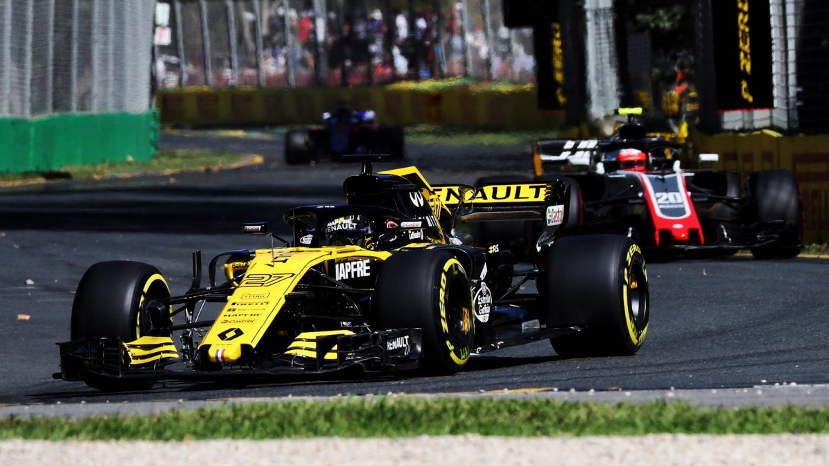 Nico Hülkenberg a Kevin Magnussen při pátečním tréninku v Melbourne v Austrálii