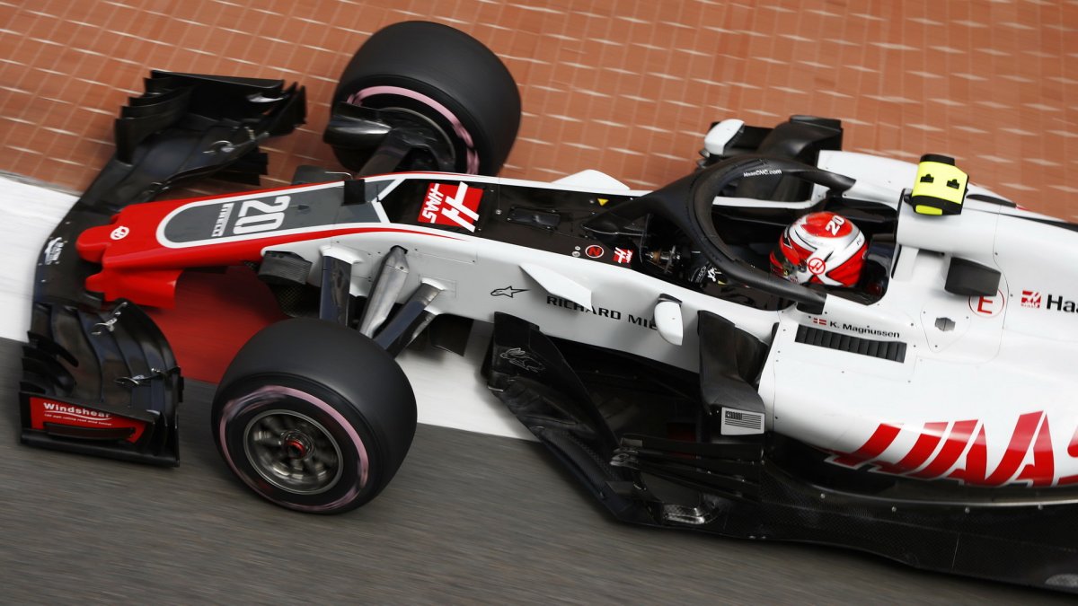 Kevin Magnussen v tréninku v Monaku