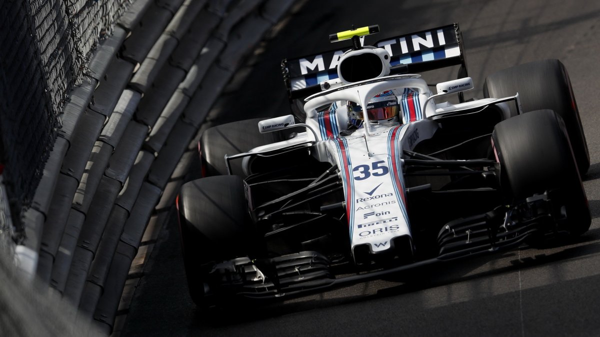 Sergej Sirotkin v tréninku v Monaku