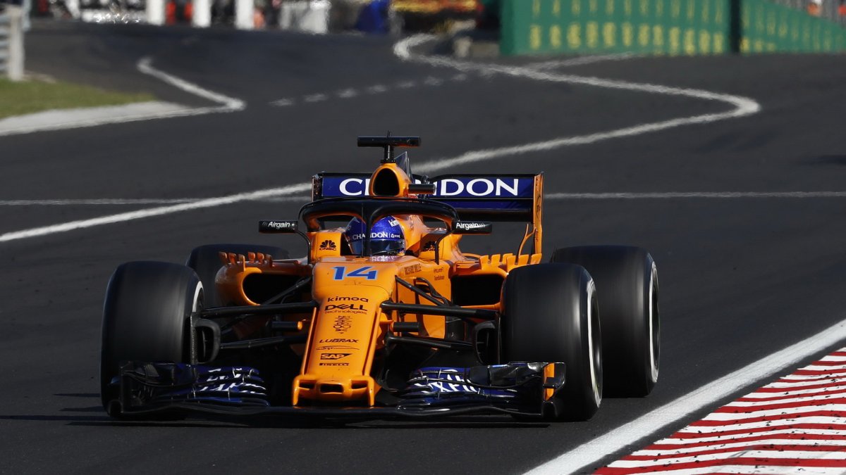 Fernando Alonso v závodě v Maďarsku