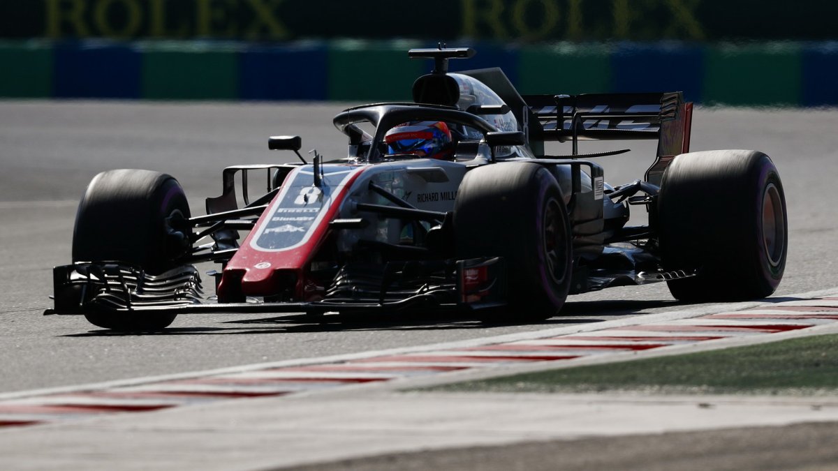 Romain Grosjean v závodě v Maďarsku