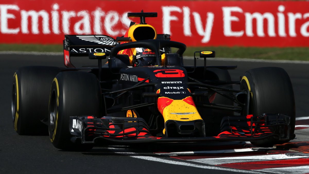 Daniel Ricciardo v závodě v Maďarsku