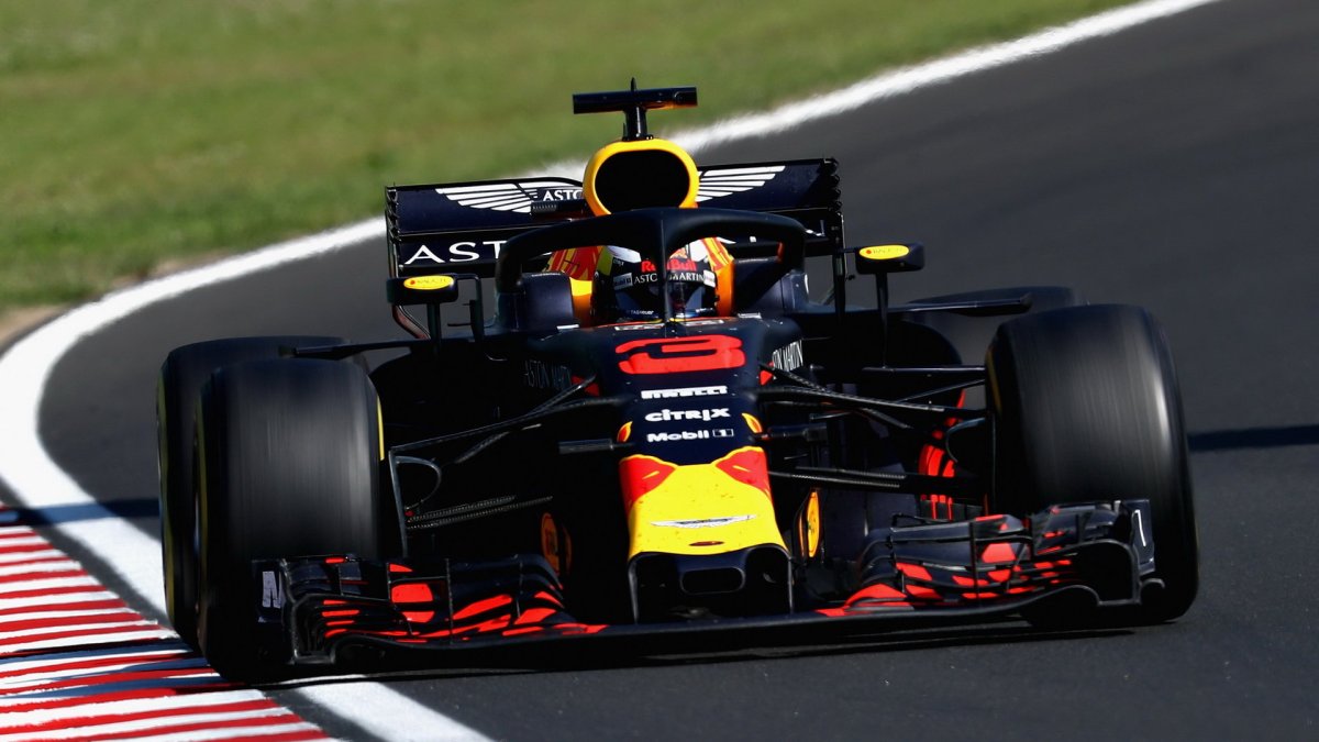 Daniel Ricciardo v závodě v Maďarsku