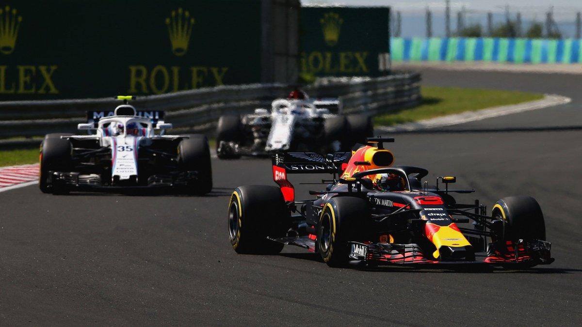 Daniel Ricciardo v závodě v Maďarsku