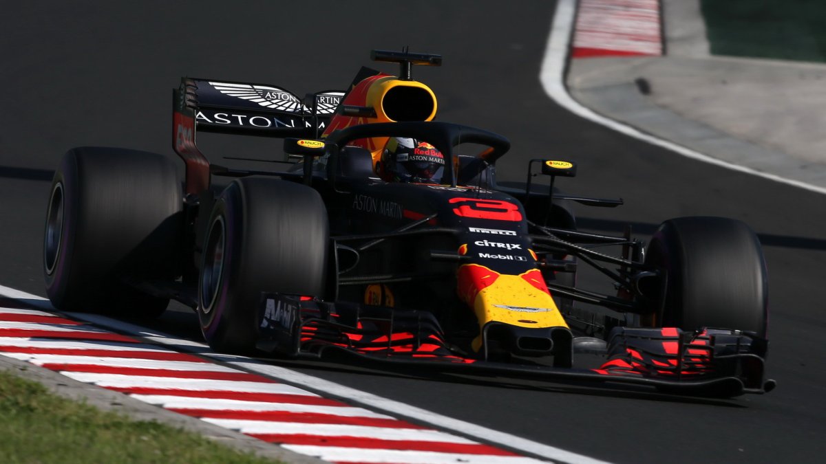 Daniel Ricciardo v závodě v Maďarsku