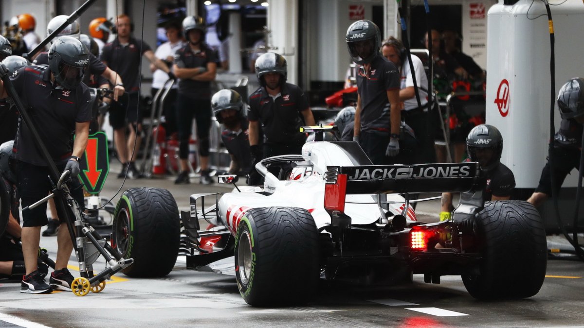 Kevin Magnussen za deštivé kvalifikace v Maďarsku