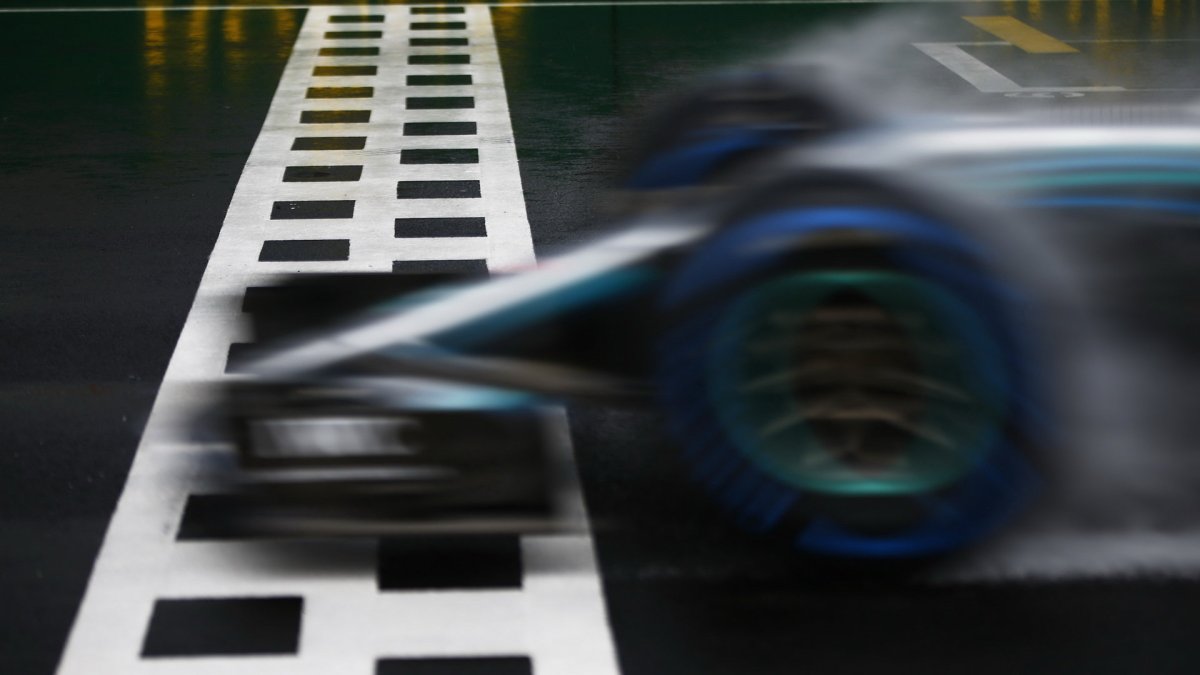 Lewis Hamilton za deštivé kvalifikace v Maďarsku
