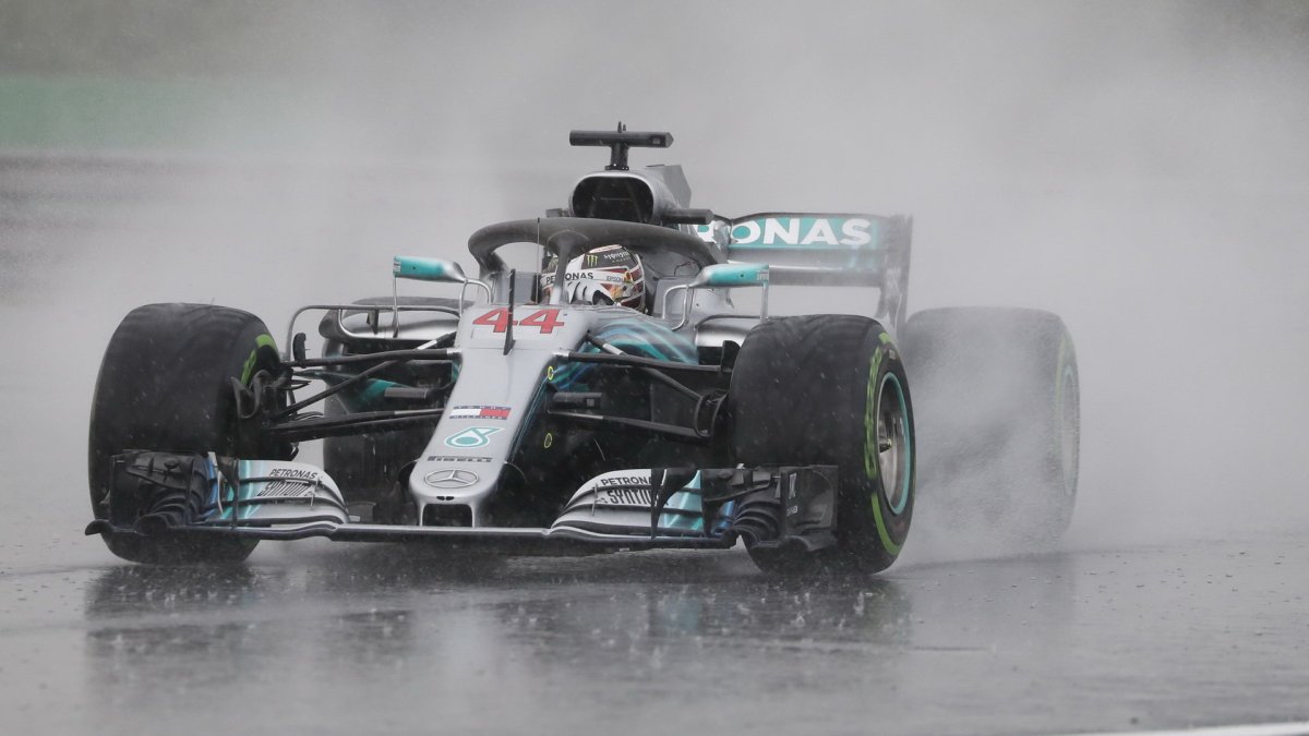 Lewis Hamilton za deštivé kvalifikace v Maďarsku