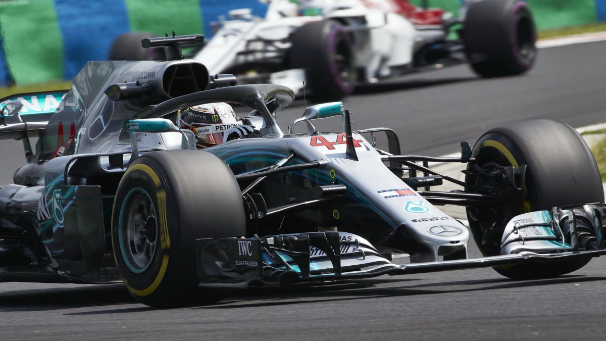 Lewis Hamilton v tréninku v Maďarsku
