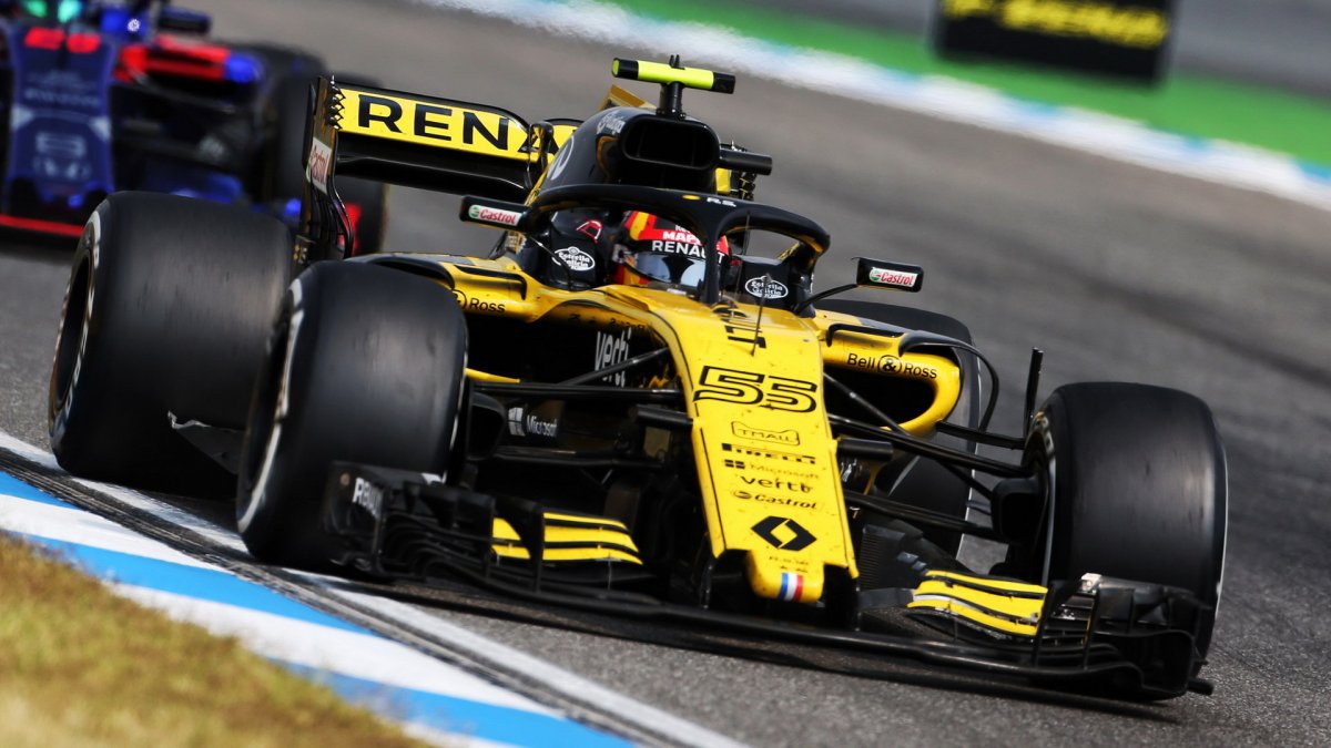 Carlos Sainz v závodě v Německu