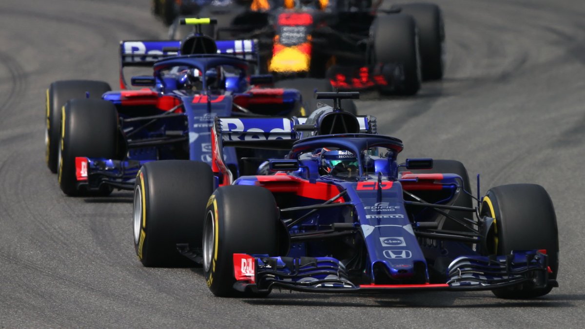 Brendon Hartley a Pierre Gasly v závodě v Německu