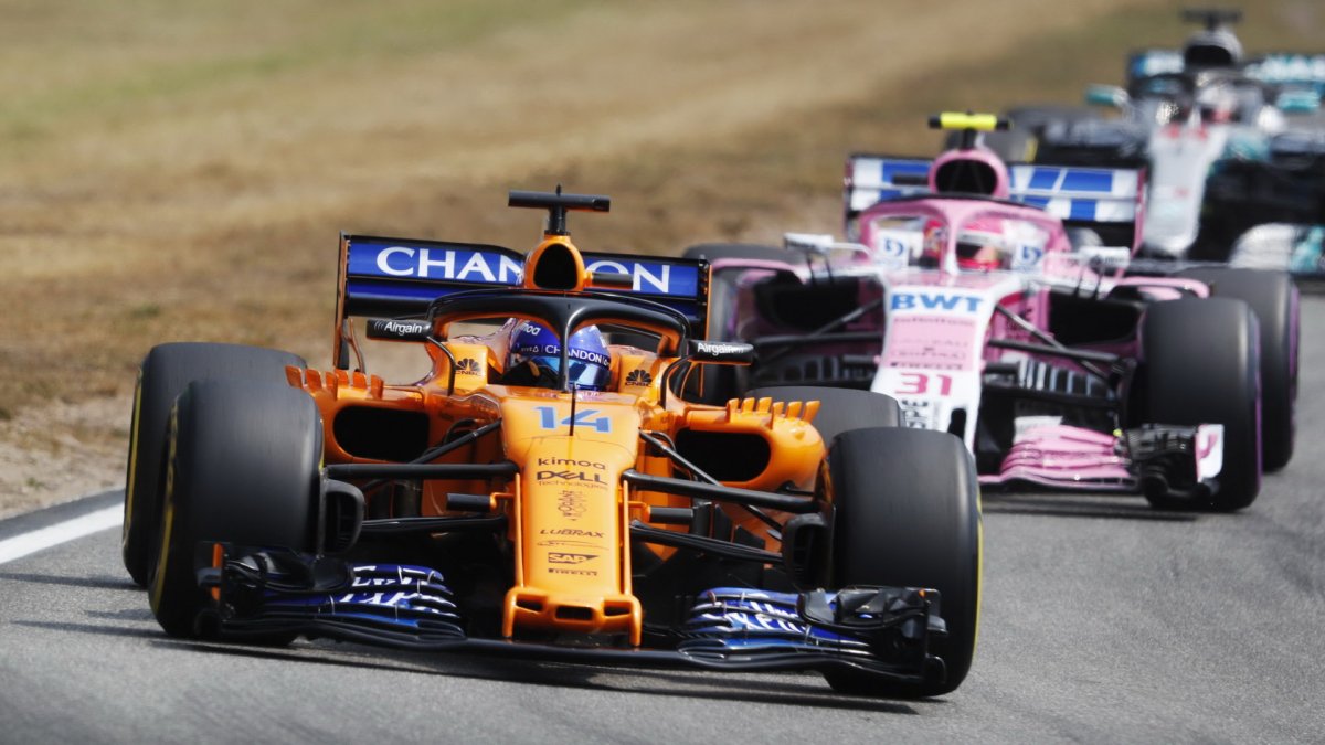 Fernando Alonso v závodě v Německu