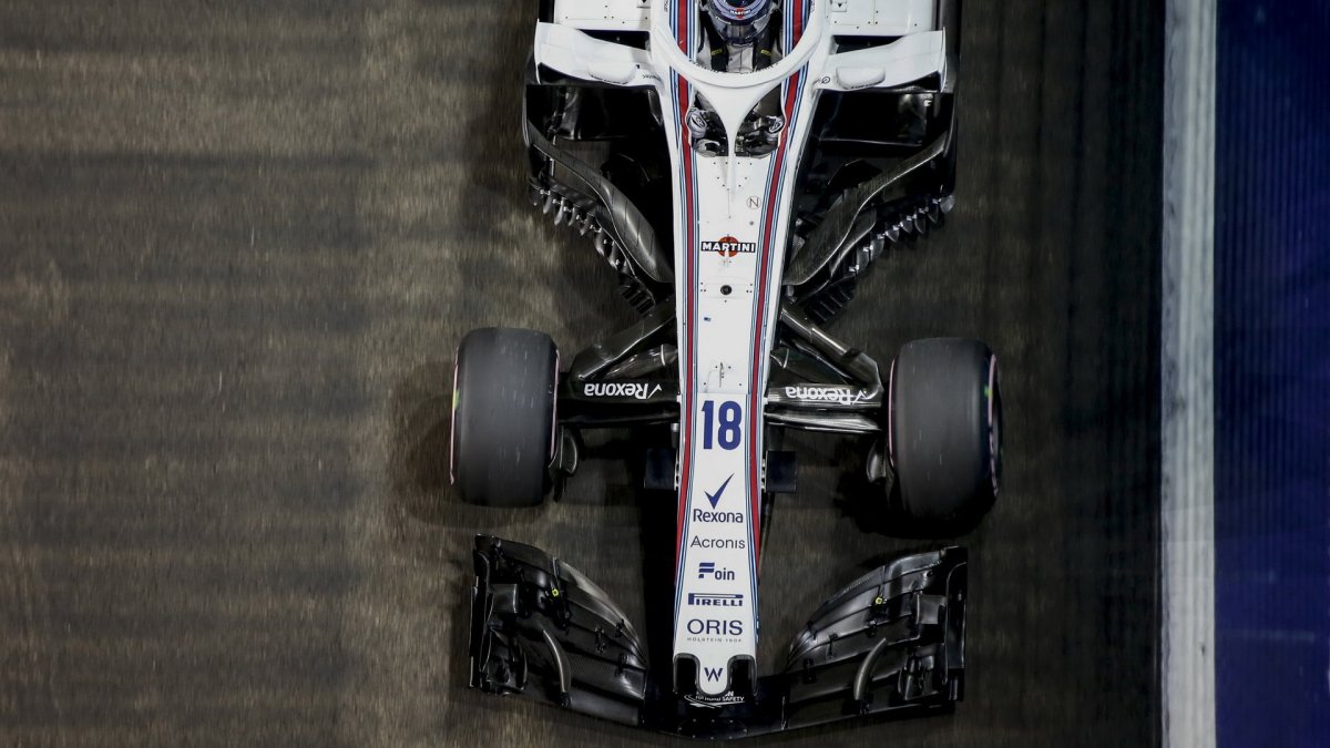 Lance Stroll v závodě v Singapuru