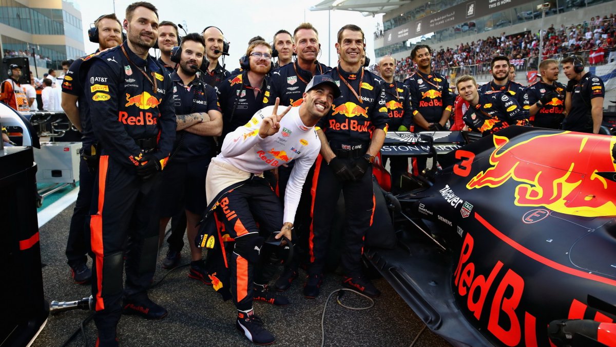Daniel Ricciardo se loučí s týmem Red Bull před závodem v Abú Zabí