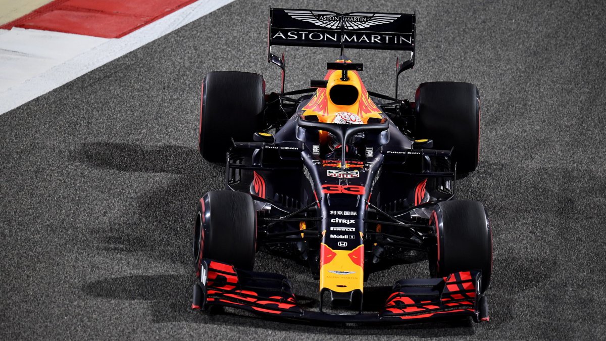Max Verstappen v závodě v Bahrajnu
