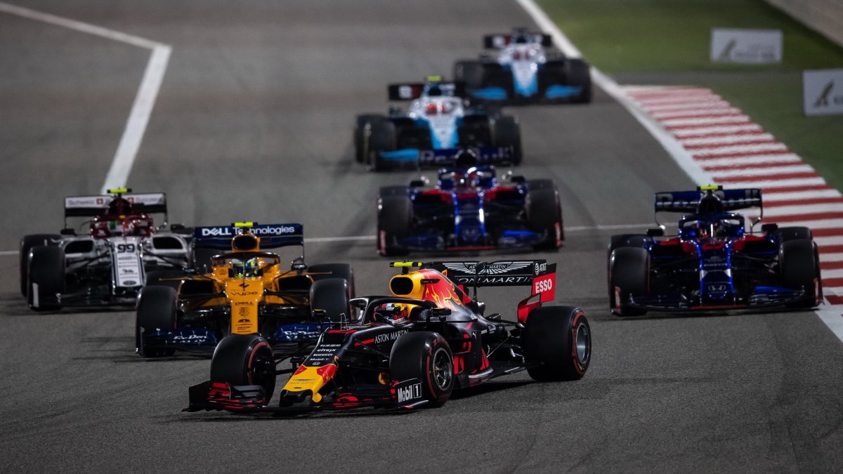 Pierre Gasly a lando Norris v závodě v Bahrajnu