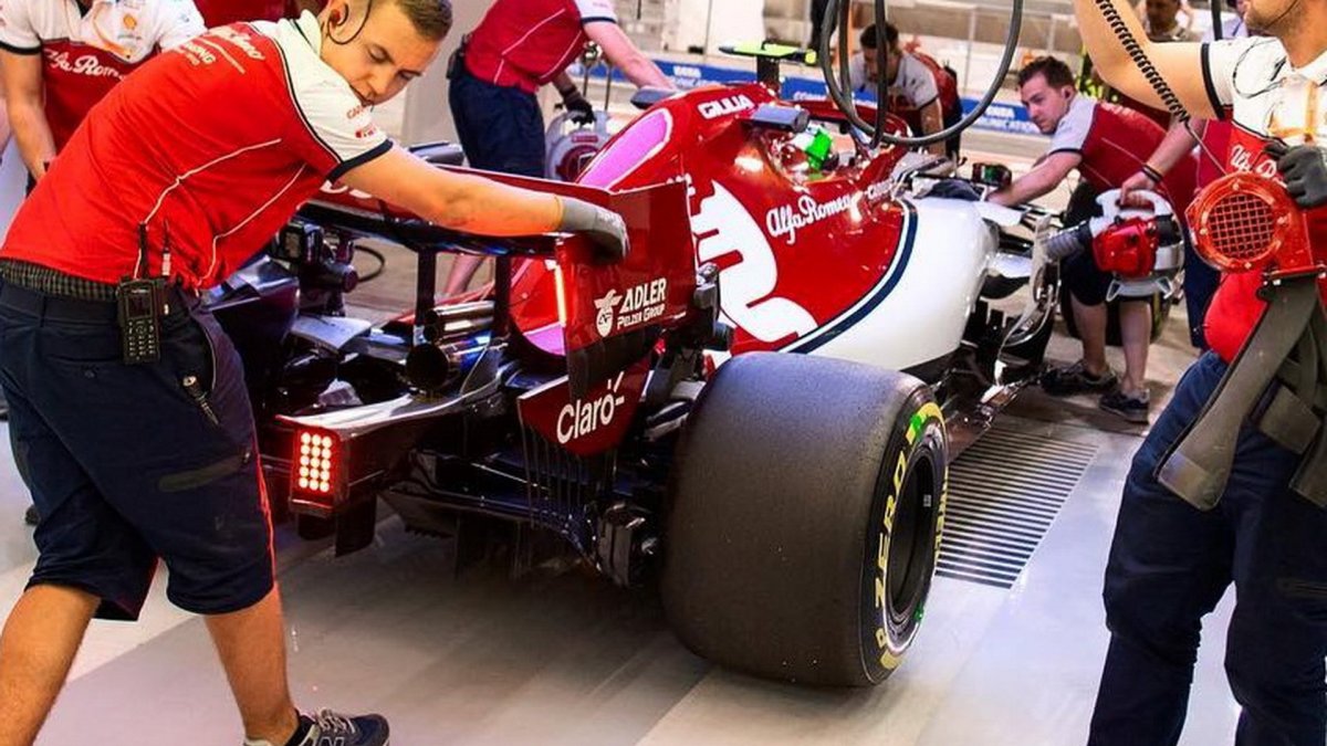 Antonio Giovinazzi v trénink v Bahrajnu
