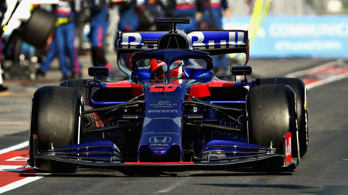 Daniil Kvjat v závodě v Melbourne