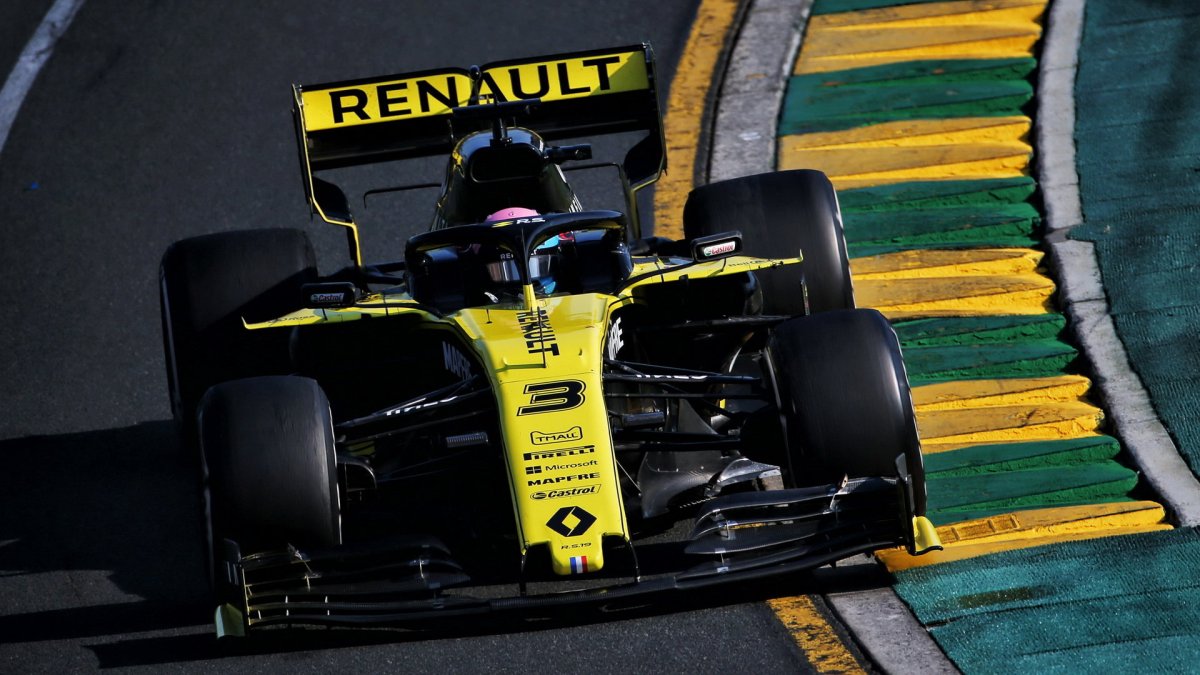 Daniel Ricciardo v závodě v Melbourne