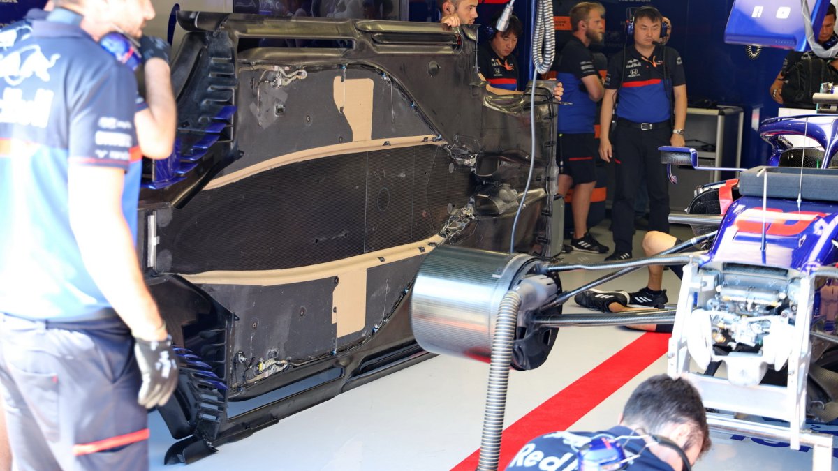 Podlaha Toro Rosso