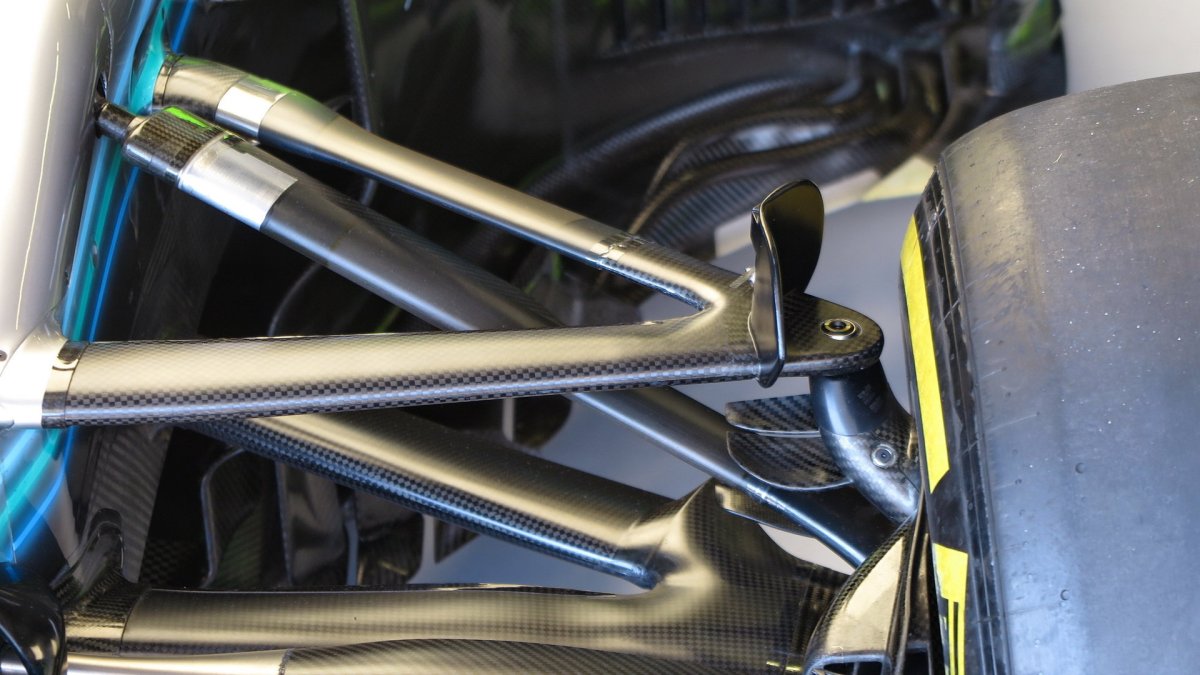 Přední zavěšení Mercedesu W09