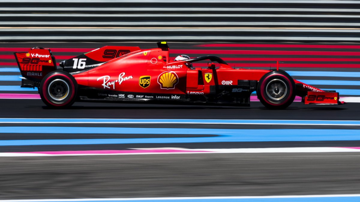 Charles Leclerc v tréninku ve Francii